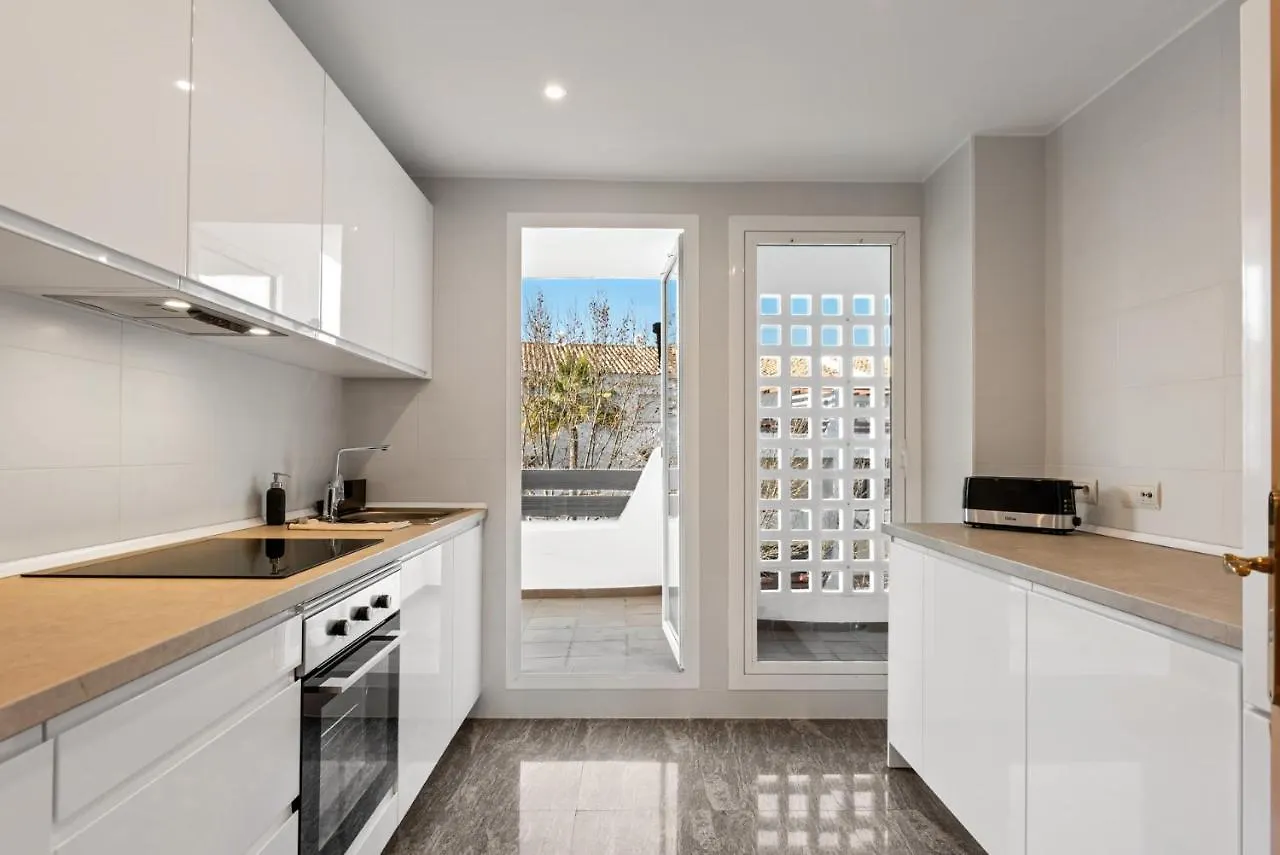 Estepona Apartment With Terrace And Pool By Costarentals - Ref M16