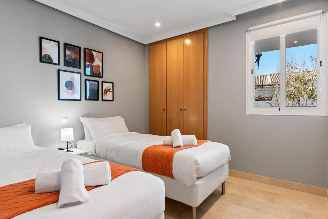 Estepona Apartment With Terrace And Pool By Costarentals - Ref M16